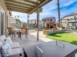 Heated Pool, Pets Welcome: Surprise Snowbird Haven