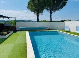 Gîte de boudy Spacieuse au Calme Piscine Privée