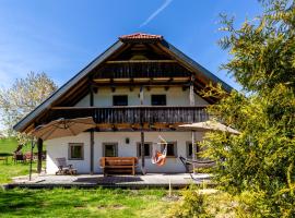 Ferienhaus im Bayerischen Wald - "Lindensalettl" mit Garten und Terrasse, hotel v destinácii Breitenberg