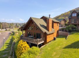 Timber Ridge Haven 5BR Sleeps 14, Hot Tub, Pool table, 5 Min to Lake, hotel din McHenry