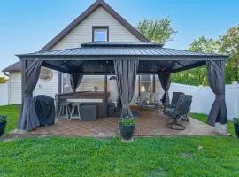 Missouri Wine Country Retreat with Hot Tub and BBQ