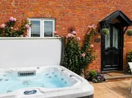 Falstaff Cottage, NEW HOT TUB, Sleeps up to 5, Stratford upon Avon