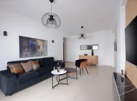 TelMar Central Modern Retreat