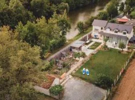 Cozy house next to the Mayenne River