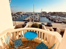 SUPERBE maison, rénovée port de Carro -terrasse,calme & lumière