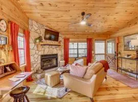 Private Hot Tub! Book-Lovers' Blue Ridge Retreat