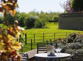 Hobbs Hole Cottage & Studio