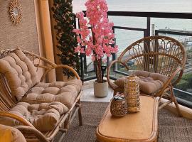 Studio with sea view and terrace - 4 people - pool, hôtel à Cannes