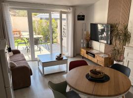 Sublime et paisible maison sur Bellegarde entre Nimes et Arles, hotel i Bellegarde