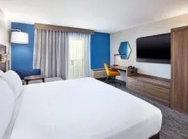 Holiday Inn Express Hotel & Suites Pittsburgh Airport by IHG