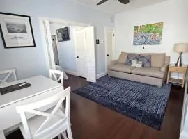 Duval Street Suite w parking and pool
