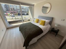 Las Condes Cozy Studio Steps from Park Hospital, hotell sihtkohas Santiago