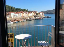 Un Balcon Sur La Mer, hotel v destinaci Port-Vendres