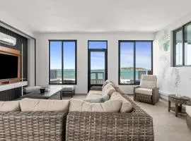 Balandras Beach Stays House 4 Beachfront w Hot Tubs