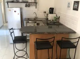 Affordable 3-Bedroom Private Flat with Wi-Fi