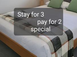 Husky 19 Beautifully Appointed Apartments - GREAT LOCATION - in the heart of Husky – hotel w mieście Huskisson