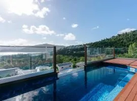 Nautilus on Nara - Spacious Airlie Beach Holiday Home with Ocean Views