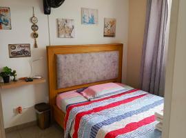 Habitación Privada DOBLE en Apartamento COMPARTIDO、ヒロンのホテル