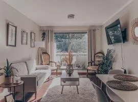 Hermoso Departamento Central en Concepción - hasta 4 camas - 2 Dormitorios - 1 Baño - 1 Estacionamiento - Mejor Evaluado en Chile 2023-2025 - Incluye Consola de Juegos Retro - Te ayudo con panoramas
