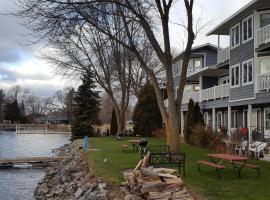 Snug Harbor Inn, hotel v mestu Sturgeon Bay