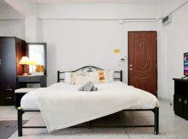 Xin Hotel at Udomsuk 29