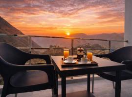 Hollywood Spring Resort, Mussoorie - #Scenic Mountain View #Parking #Restaurant #Balcony #Top Rated #Most Awarded #Spacious Rooms #Guest Preferred, hotelli kohteessa Mussoorie
