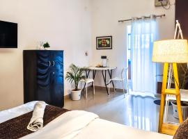 Viesnīca Saya's Abode - Railview Suites pilsētā Tezpur