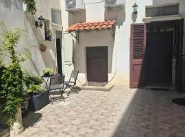 Jazzy House In Historic Centre - Happy Rentals