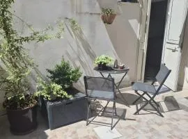Jazzy House In Historic Centre - Happy Rentals