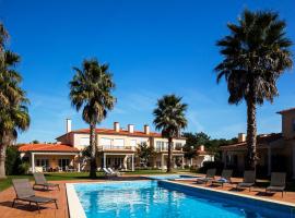 The Village – Praia D’El Rey Golf & Beach Resort, hotel a prop de Praia d'El Rey, a Casal da Lagoa Seca