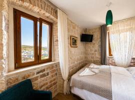 Boutique Rooms Malo More - Old Town and Parking, hotel u Trogiru