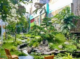 Phòng cho thuê cao cấp trong biệt thự có sân vườn, bếp