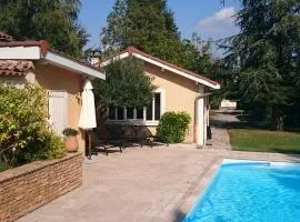 appartement maison indépendant dans un parc arboré