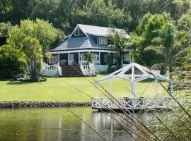 MoonWillow Manor
