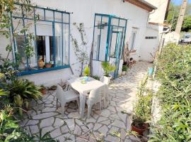 Charmante Maison T2 de plein pied avec extérieur calme aux Arènes, hôtel à Béziers