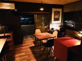 1日1組1棟貸 皇族の愛した俊山荘隣の4LDK "Kure-港物語" 昭和レトロ アート 音楽 Traditional house with parking and ocean vew