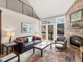 Slopeside Paradise Penthouse at Lift 7, Views, Fireplace, Deck, Hot Tub condo