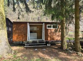 Maringotka Otavěnka na Šumavě – hotel w mieście Dlouhá Ves