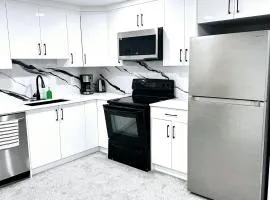 Private, Cozy, Luxury, Spacious One Bedroom Suite