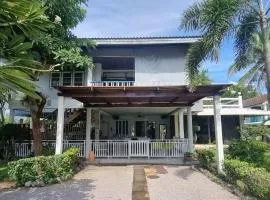 The Rich Instantly Home