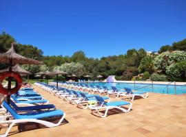 Premium apartment in La Manga Club with pool, terraces and hotel-style details, Hotel in Atamaría