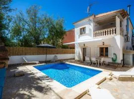 Villa Balena with heated pool