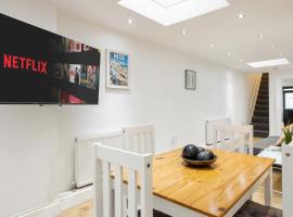 Affordable & Modern 2 Bedroom Apartment Greenwich, hotel di London