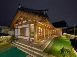 Hanok Moonstay