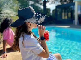 Kyriad Carcassonne - Aéroport, hotelli kohteessa Carcassonne