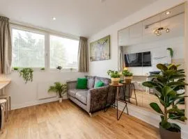 Cosy 1 Bedroom Flat with Smart TV in Central Andover