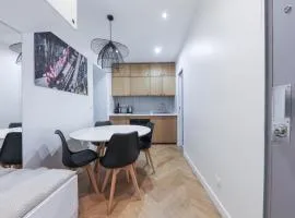4-Star Air-Conditioned Apartment for 4, 10 min from Champs-Élysées