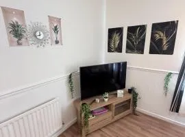 Two Bedrooms House Contractor Stay Free Parking Near City Centre