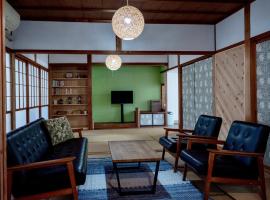 一棟貸しの宿 Granny and the sea グラニーアンドザシー, hotelli kohteessa Shima