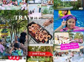 Ingtarn Ressort At thasala อิงธารรีสอร์ท ท่าศาลา、Ban Nai Thungのホテル